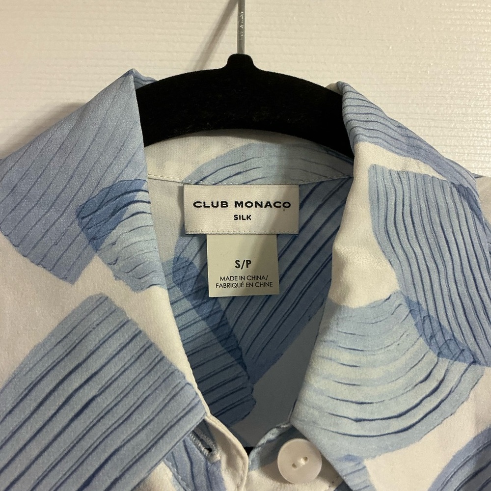 Club Monaco Silk Blue and White Shirt long flow dress shirt - Picture 2 of 5